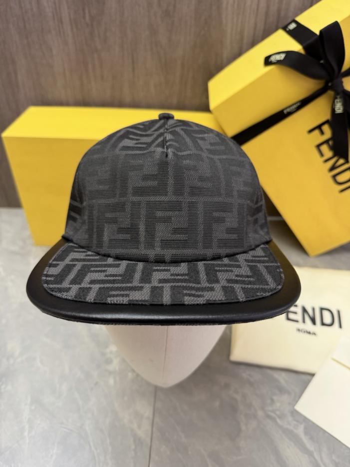 réplica,joyas,joyería,1:1,replica,fake,lujo,barato réplica,joyas,joyería,1:1,replica,fake,lujo,barato Gorra de béisbol Fendi original, hecha a medida, con visera plana, un estilo clásico que siempre se vende en las tiendas (FDMKXZ).