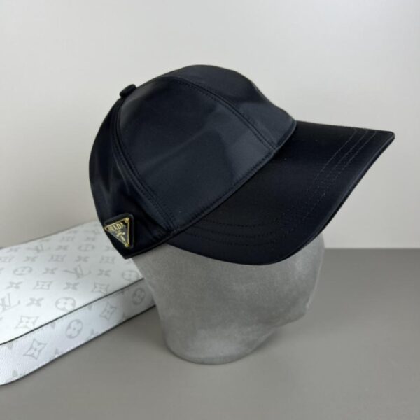 réplica,joyas,joyería,1:1,replica,fake,lujo,barato Gorra de béisbol Prada con logo triangular clásico (WECOVE)