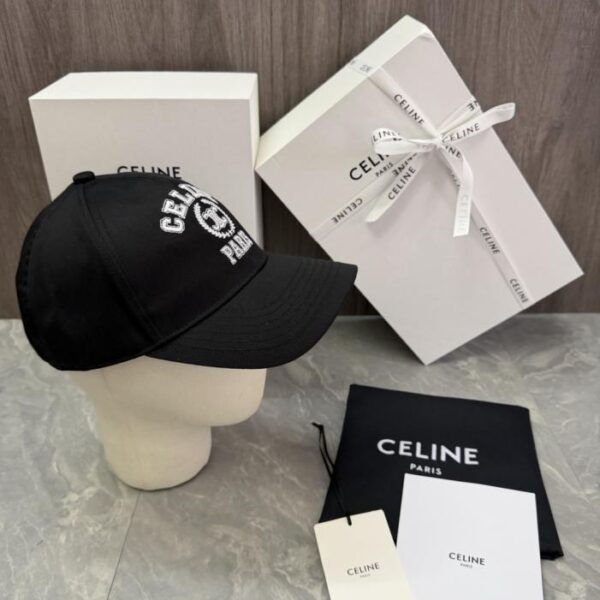 réplica,joyas,joyería,1:1,replica,fake,lujo,barato Diseño exclusivo de CELINE. La parte frontal del sombrero presenta el logotipo de CELINE bordado (6QUWQH).