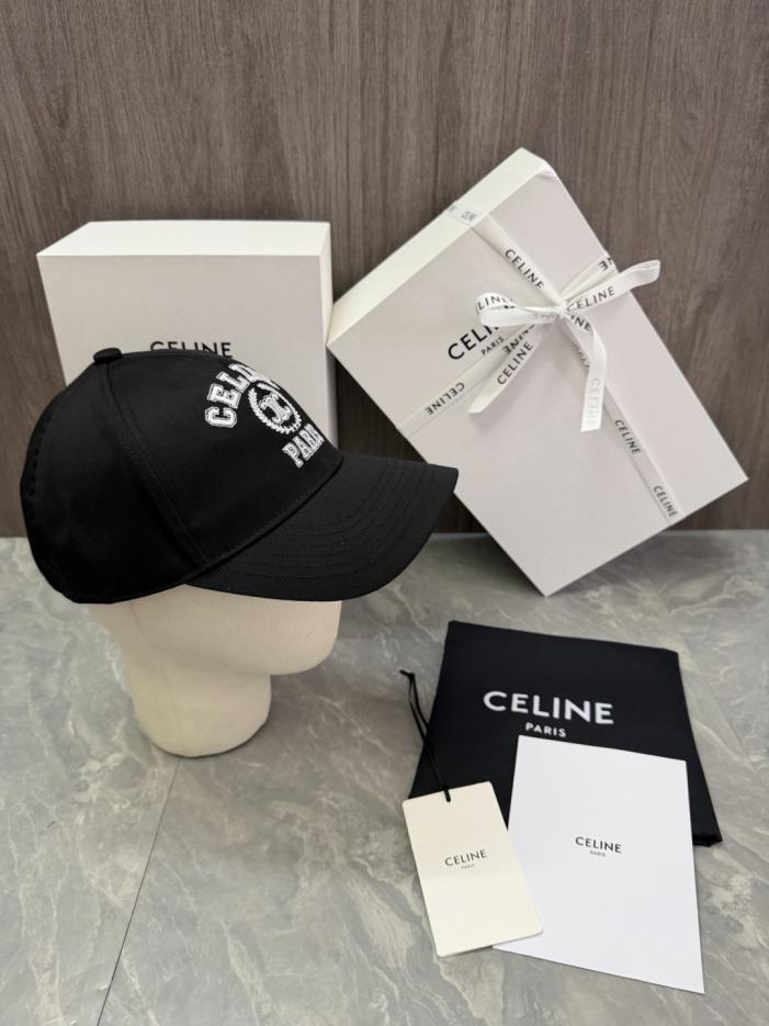 réplica,joyas,joyería,1:1,replica,fake,lujo,barato réplica,joyas,joyería,1:1,replica,fake,lujo,barato Diseño exclusivo de CELINE. La parte frontal del sombrero presenta el logotipo de CELINE bordado (6QUWQH).