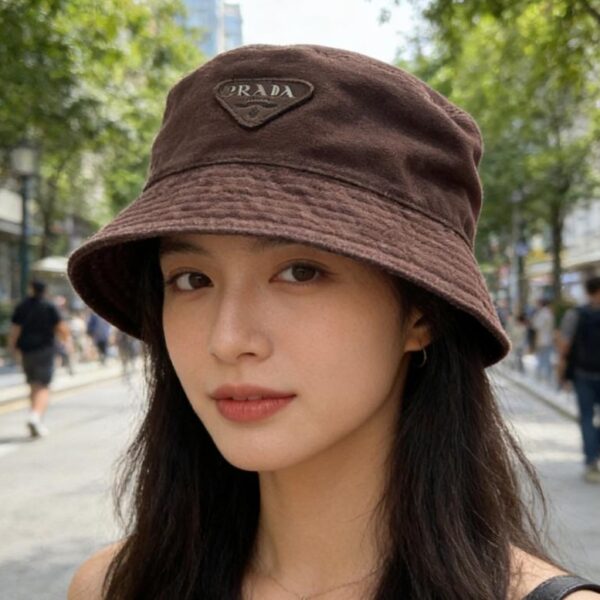 réplica,joyas,joyería,1:1,replica,fake,lujo,barato Gorro de pescador con logo triangular de Prada (IZTNLA)
