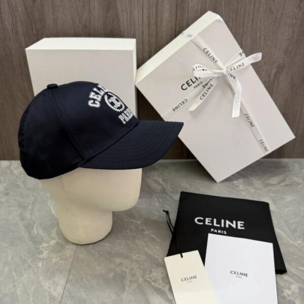 réplica,joyas,joyería,1:1,replica,fake,lujo,barato Diseño exclusivo de CELINE. La parte frontal del sombrero presenta el logotipo de CELINE bordado (4SZRCI).