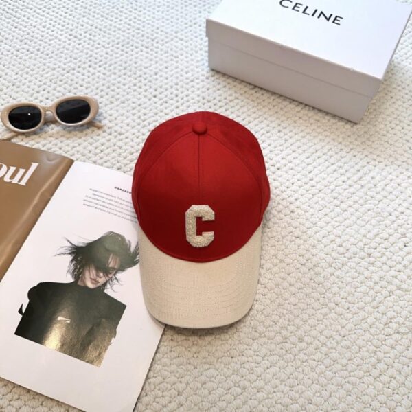 réplica,joyas,joyería,1:1,replica,fake,lujo,barato La última gorra de béisbol de CELINE con letras minimalistas, un estilo que lucen las celebridades (VKBDUM)