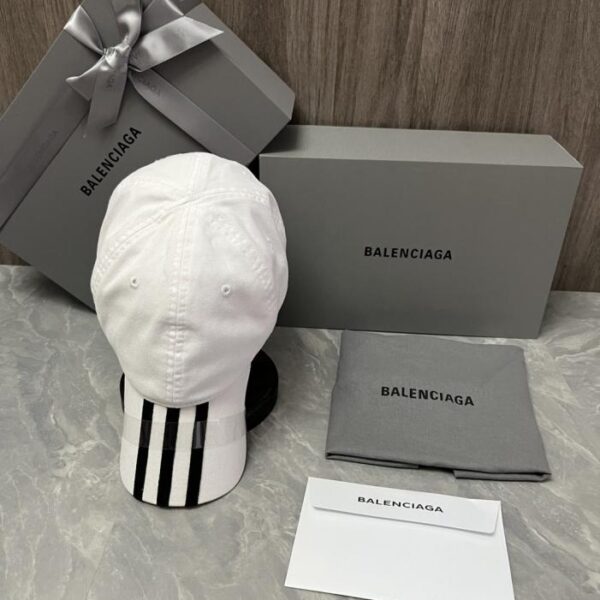 réplica,joyas,joyería,1:1,replica,fake,lujo,barato Modelo Balen – colaboración con adidas® (WOVSEL) – disponible a través de revendedores