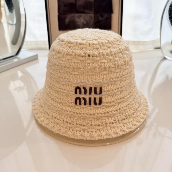 réplica,joyas,joyería,1:1,replica,fake,lujo,barato Este gorro de pescador de ganchillo calado de Miu Miu (N2AI5K)