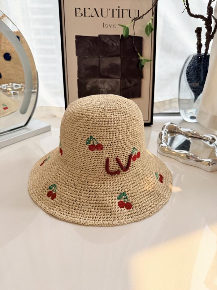 réplica,joyas,joyería,1:1,replica,fake,lujo,barato réplica,joyas,joyería,1:1,replica,fake,lujo,barato Sombrero de pescador de paja con bordado de cerezas de LV, rafia tejida a mano, bordado de cerezas por toda la superficie (URN6CG)