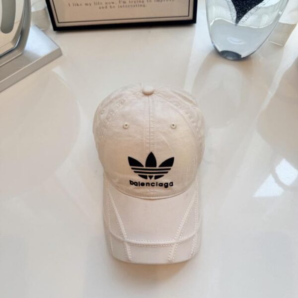 réplica,joyas,joyería,1:1,replica,fake,lujo,barato La nueva gorra de béisbol de Balenciaga (U9SC7Q)