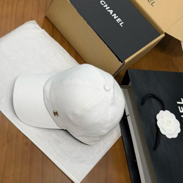 réplica,joyas,joyería,1:1,replica,fake,lujo,barato La nueva gorra de béisbol de Chanel (EYTOOV)