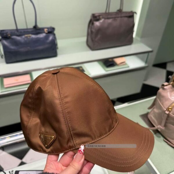 réplica,joyas,joyería,1:1,replica,fake,lujo,barato Gorra de béisbol Prada de nuevo color (OXCKTU)