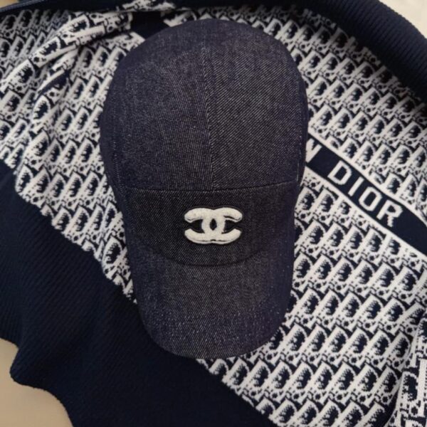 réplica,joyas,joyería,1:1,replica,fake,lujo,barato Gorra de béisbol/repartidor de periódicos de mezclilla Chanel Primavera/Verano 2026 (1KAJEW)
