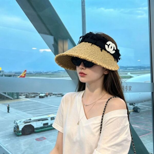 réplica,joyas,joyería,1:1,replica,fake,lujo,barato Sombrero de sol de ala ancha con diseño floral de CHANEL, nuevo estilo, ideal para la playa (J0XI6C)
