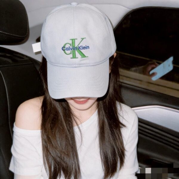 réplica,joyas,joyería,1:1,replica,fake,lujo,barato Gorra de béisbol CK auténtica (U778QI) – Producto original