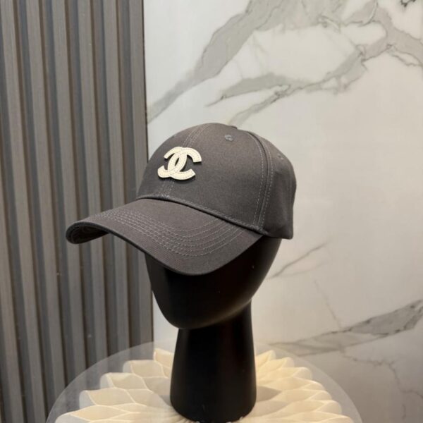 réplica,joyas,joyería,1:1,replica,fake,lujo,barato Nueva pelota de béisbol con logo minimalista de CHANEL (E8L1T4)