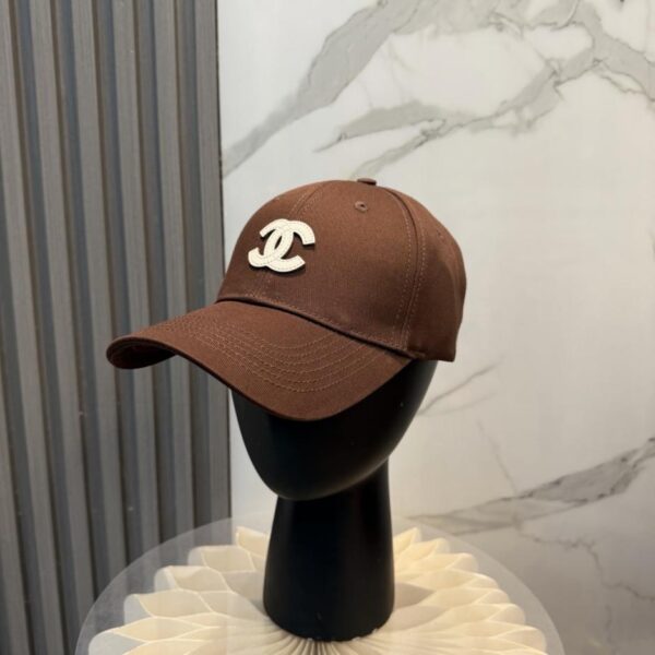 réplica,joyas,joyería,1:1,replica,fake,lujo,barato Nueva pelota de béisbol con logo minimalista de CHANEL (FIWA2D)