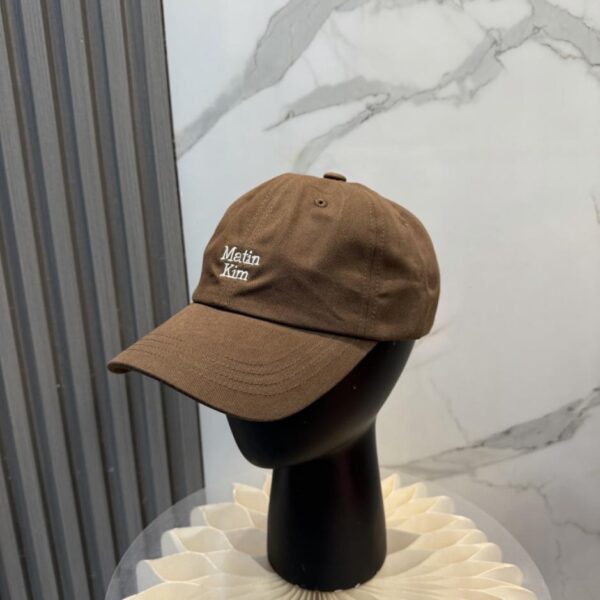 réplica,joyas,joyería,1:1,replica,fake,lujo,barato La gorra de béisbol bordada de Matin Kim (525RL0) es un gran éxito en Corea del Sur.