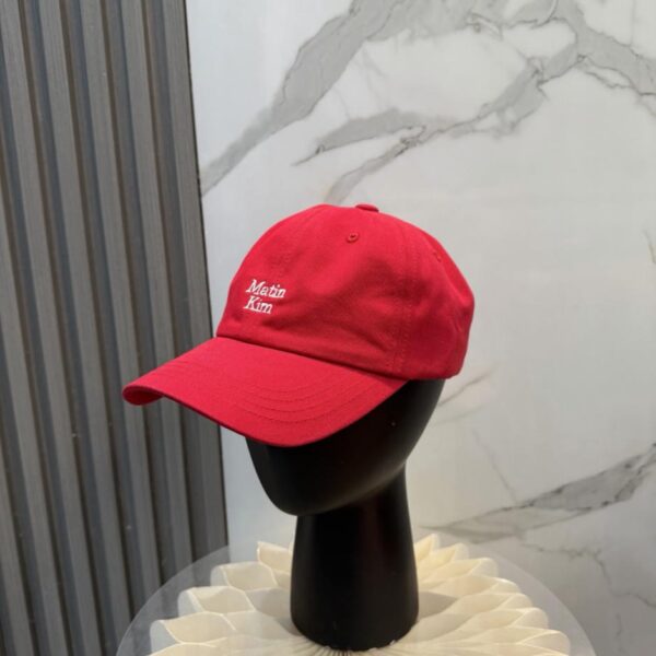 réplica,joyas,joyería,1:1,replica,fake,lujo,barato La gorra de béisbol bordada de Matin Kim (EGT4KD) es un gran éxito en Corea del Sur.