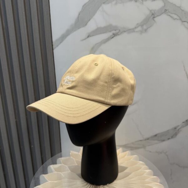 réplica,joyas,joyería,1:1,replica,fake,lujo,barato La gorra de béisbol bordada de Matin Kim (JK8R17) es un gran éxito en Corea del Sur.