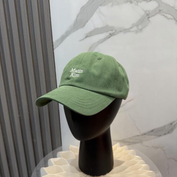 réplica,joyas,joyería,1:1,replica,fake,lujo,barato La gorra de béisbol bordada de Matin Kim (OOTLT6) es un gran éxito en Corea del Sur.