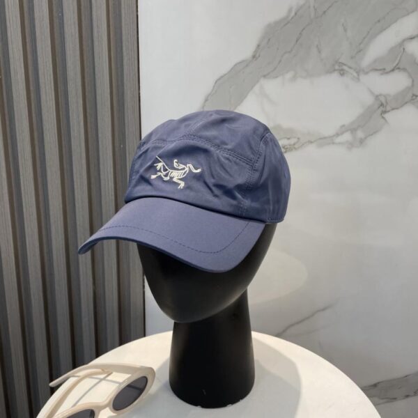 réplica,joyas,joyería,1:1,replica,fake,lujo,barato Gorra de béisbol con visera curva y logo bordado de pájaro pequeño de ARCTERYX, protección solar, estilo para parejas (J3S7OF)