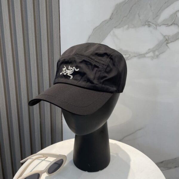 réplica,joyas,joyería,1:1,replica,fake,lujo,barato Gorra de béisbol con visera curva y logo bordado de pájaro pequeño de ARCTERYX, protección solar, estilo para parejas (L9VKBH)