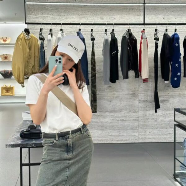 réplica,joyas,joyería,1:1,replica,fake,lujo,barato Versión para revendedores del sitio web oficial de CELINE, tipografía minimalista, gorra de béisbol de última moda al estilo de las celebridades (5URIEM)