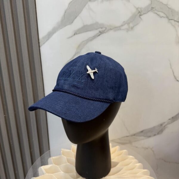 réplica,joyas,joyería,1:1,replica,fake,lujo,barato El sitio web oficial de Louis Vuitton se ha sincronizado con versiones de alta calidad de la nueva gorra de béisbol de mezclilla (B22CDE).