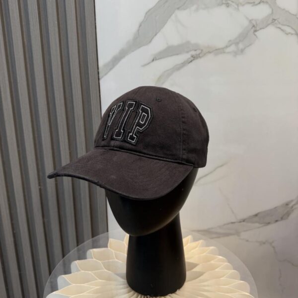 réplica,joyas,joyería,1:1,replica,fake,lujo,barato BALENCIAGA Nueva pelota de béisbol con logo bordado (7A2ZXC)
