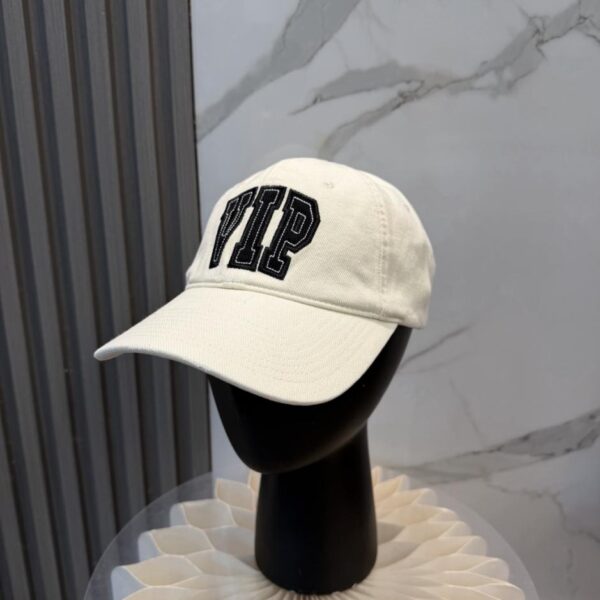 réplica,joyas,joyería,1:1,replica,fake,lujo,barato BALENCIAGA Nueva pelota de béisbol con logo bordado (7F1YMB)