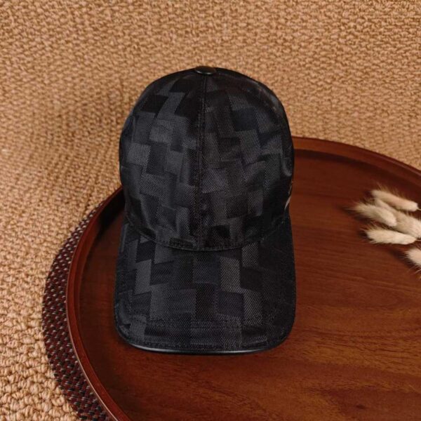 réplica,joyas,joyería,1:1,replica,fake,lujo,barato La nueva gorra de béisbol de LV (TUVC4E)