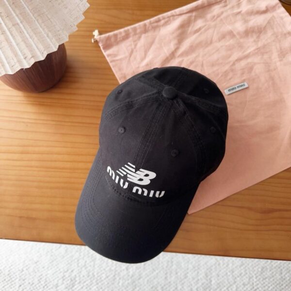 réplica,joyas,joyería,1:1,replica,fake,lujo,barato Gorra de béisbol MIUMIU nueva para otoño/invierno (U70942)