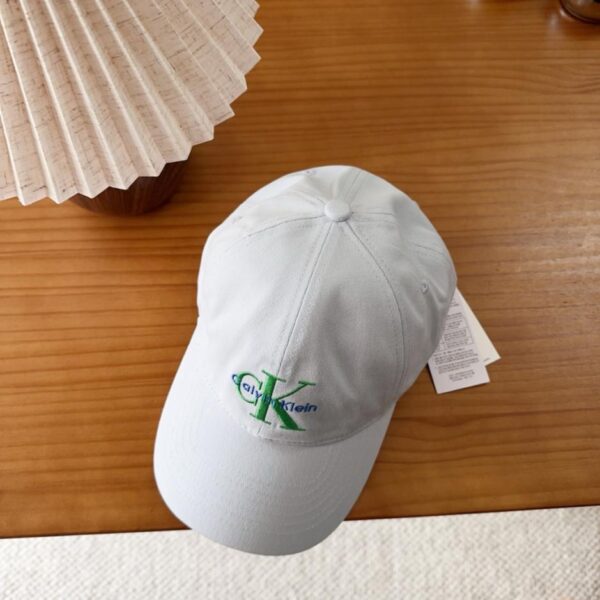 réplica,joyas,joyería,1:1,replica,fake,lujo,barato La nueva gorra de béisbol de tela de CK es un básico de vestuario informal y versátil (LCIQXM).
