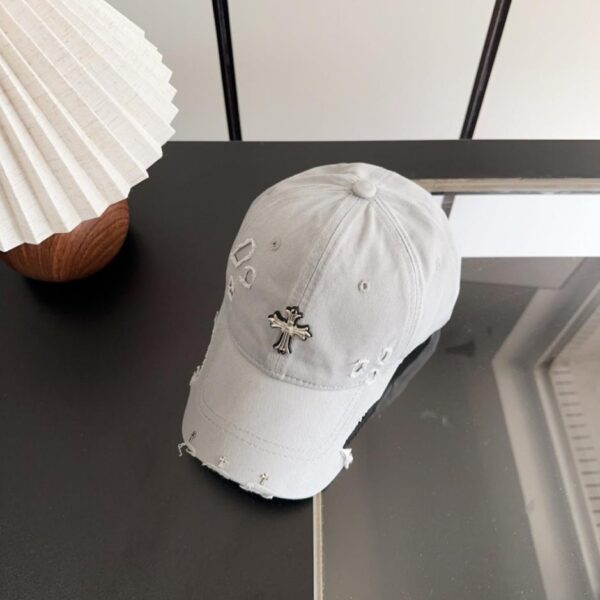 réplica,joyas,joyería,1:1,replica,fake,lujo,barato Gorra de béisbol estilo coreano retro desgastada y rasgada de Chrome Hearts para principios de primavera (WYQ89U)