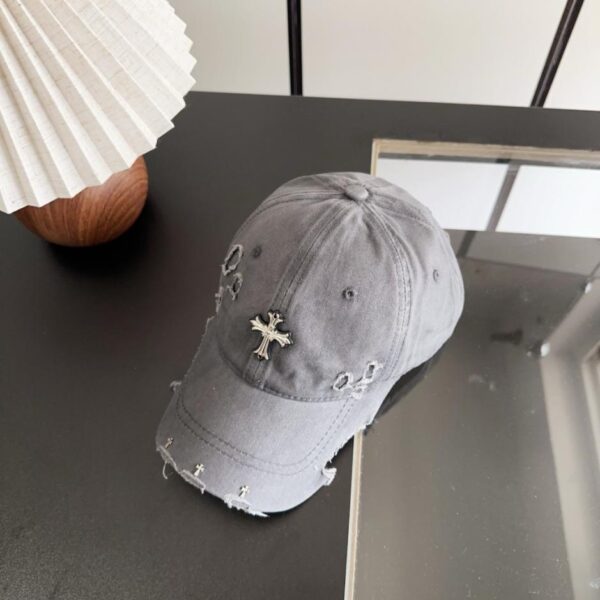 réplica,joyas,joyería,1:1,replica,fake,lujo,barato Gorra de béisbol estilo coreano retro desgastada y rasgada de Chrome Hearts para principios de primavera (R3XBLC)