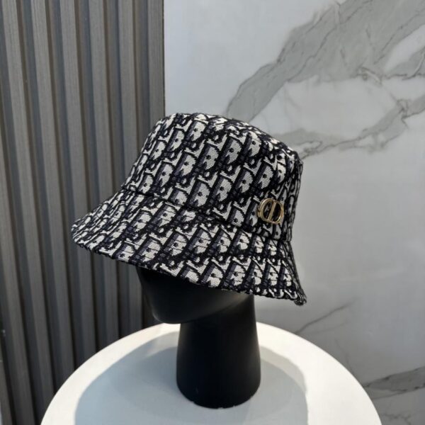 réplica,joyas,joyería,1:1,replica,fake,lujo,barato Sombrero DIOR de calidad original, ahora disponible en la página web oficial. Estilo coreano, nuevo estilo deportivo británico, sombrero tipo pescador unisex (EDIEWW).