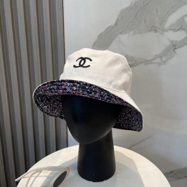 réplica,joyas,joyería,1:1,replica,fake,lujo,barato El nuevo sombrero de pescador bordado a doble cara de Chanel (H68S37) ya está disponible en las boutiques.