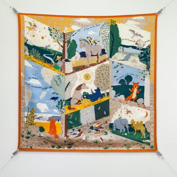 réplica,joyas,joyería,1:1,replica,fake,lujo,barato SHMS256818 Momme Libro ilustrado de Hermès con las fábulas de Esopo, de doble cara, 90×90 cm, en sarga de seda (C77CJ5)