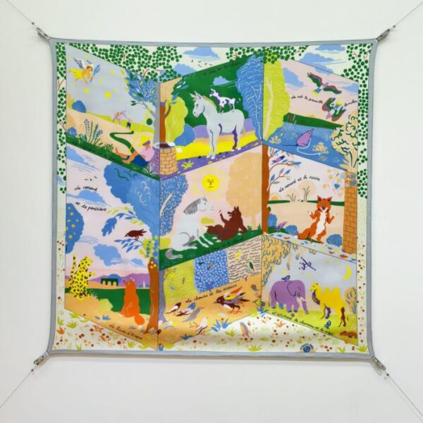 réplica,joyas,joyería,1:1,replica,fake,lujo,barato SHMS256818 Momme Libro ilustrado de Hermès con las fábulas de Esopo, de doble cara, 90×90 cm, en sarga de seda (C7UVW5)