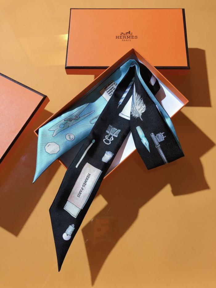 réplica,joyas,joyería,1:1,replica,fake,lujo,barato réplica,joyas,joyería,1:1,replica,fake,lujo,barato HMS2483 Bufanda mini Twilly de Hermes (doble cara, doble estilo) (95C1E2)