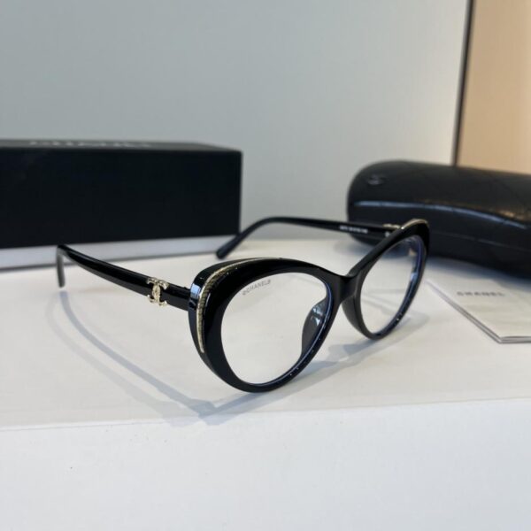 réplica,joyas,joyería,1:1,replica,fake,lujo,barato Las nuevas gafas de sol estilo ojo de gato de Chanel (WQ4W7J)