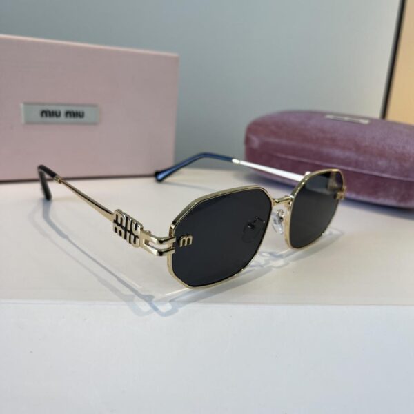 réplica,joyas,joyería,1:1,replica,fake,lujo,barato Gafas de sol MIUMIU para niñas, nuevo color (3QOF53)