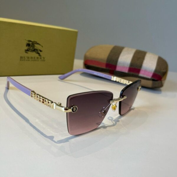réplica,joyas,joyería,1:1,replica,fake,lujo,barato Las nuevas gafas de sol integradas para conducir de Burberry son imprescindibles para cualquier salida, y muchas celebridades las han usado (SD2ZD2).