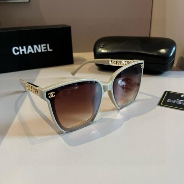 réplica,joyas,joyería,1:1,replica,fake,lujo,barato Gafas de sol elegantes de Chanel, del mismo estilo que usan las blogueras (FMNBOM).
