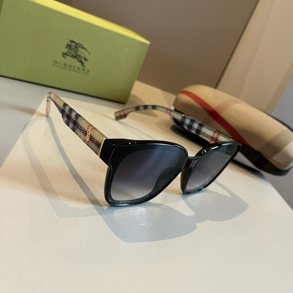 réplica,joyas,joyería,1:1,replica,fake,lujo,barato réplica,joyas,joyería,1:1,replica,fake,lujo,barato Gafas de sol unisex Burberry, mismo modelo que en la página web oficial (83VG92)