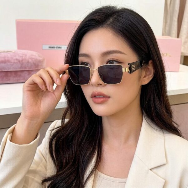 réplica,joyas,joyería,1:1,replica,fake,lujo,barato Nuevas gafas de sol MIUMIU (QWS15E)