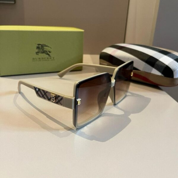 réplica,joyas,joyería,1:1,replica,fake,lujo,barato Las nuevas gafas de sol de Burberry, del mismo estilo que usan muchas celebridades (SV5KAW)