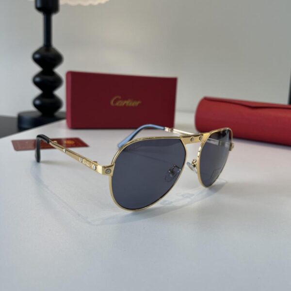 réplica,joyas,joyería,1:1,replica,fake,lujo,barato Gafas de sol plegables CARTIER, fabricadas con patillas de policarbonato de metal precioso y un proceso de galvanoplastia ultraligero sin montura (GZFS7T).