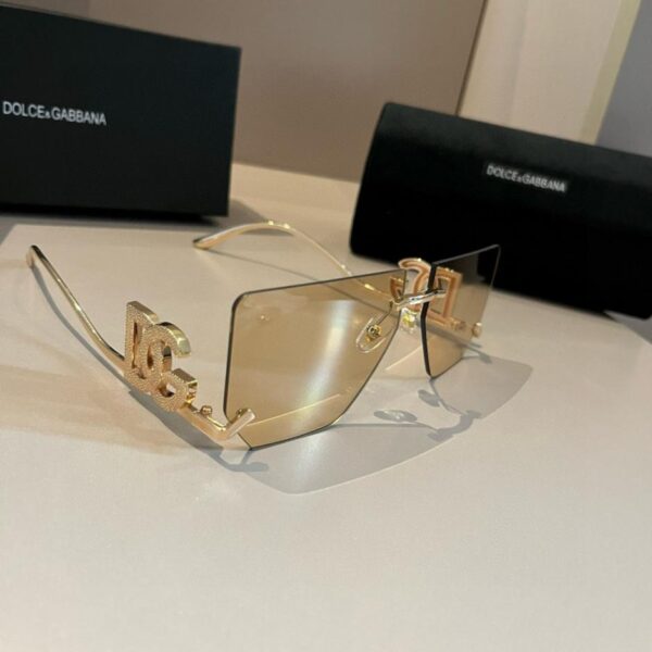réplica,joyas,joyería,1:1,replica,fake,lujo,barato Las nuevas y elegantes gafas de sol de Dolce & Gabbana son súper delicadas y tienen un aire veraniego (ZL3LRL).