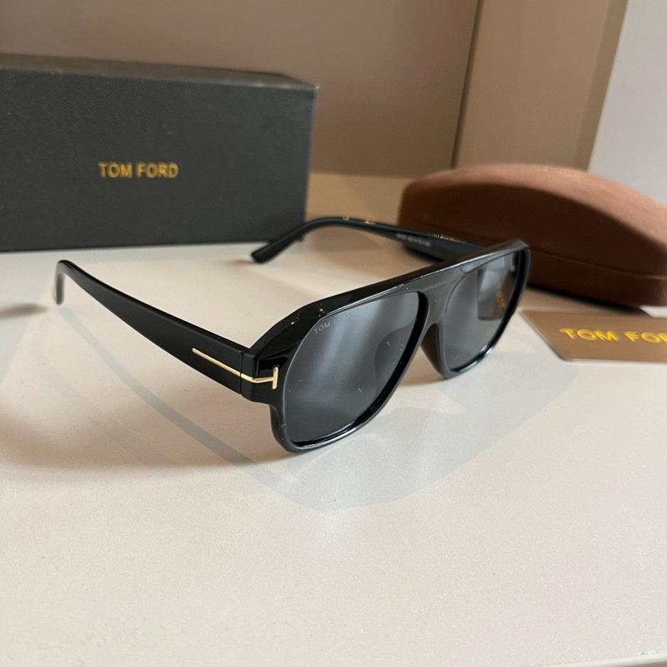 réplica,joyas,joyería,1:1,replica,fake,lujo,barato réplica,joyas,joyería,1:1,replica,fake,lujo,barato Gafas de sol unisex, elegantes y de diseño exclusivo de TOM FORD (1W6KCU)