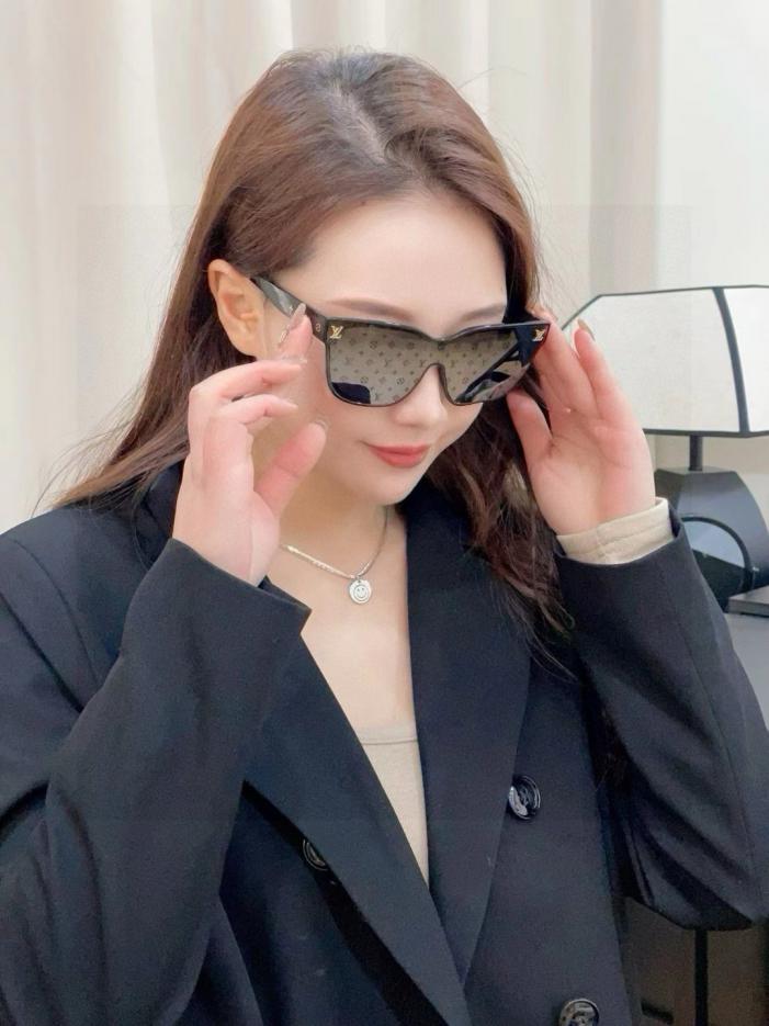 réplica,joyas,joyería,1:1,replica,fake,lujo,barato réplica,joyas,joyería,1:1,replica,fake,lujo,barato Gafas de sol Louis Vuitton, logotipo en la lente (GCYWF8)