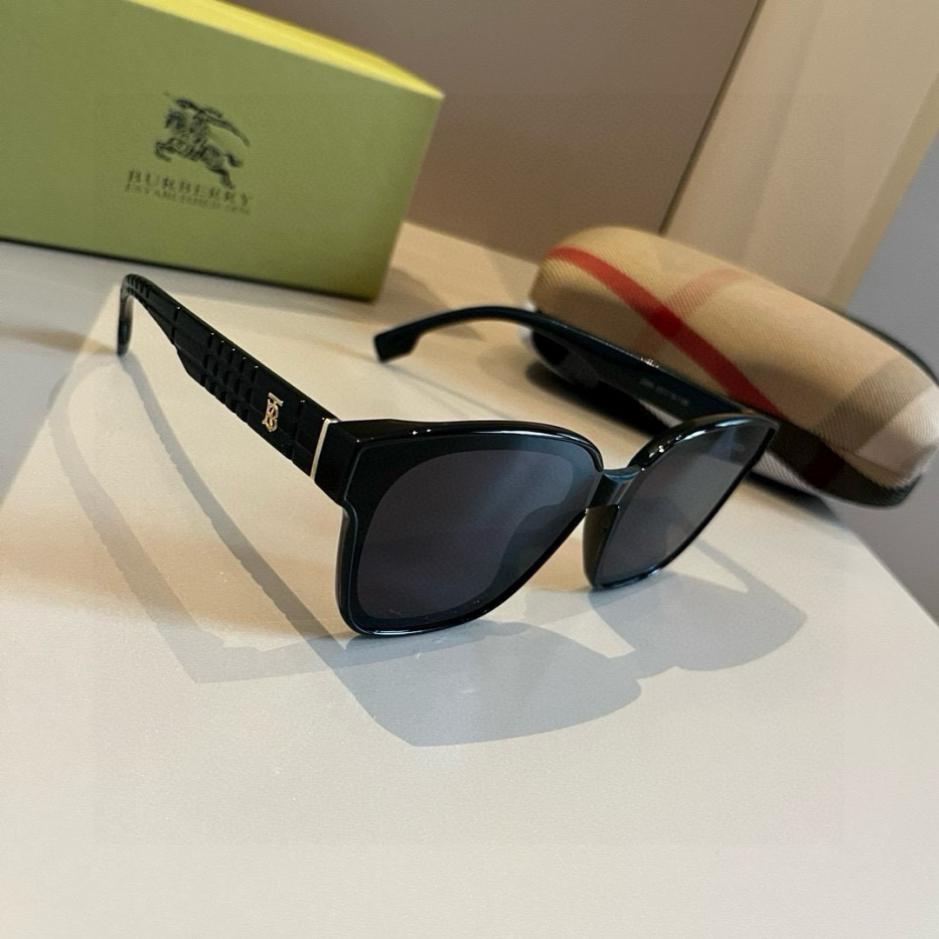 réplica,joyas,joyería,1:1,replica,fake,lujo,barato réplica,joyas,joyería,1:1,replica,fake,lujo,barato Gafas de sol Burberry para hombre y mujer, mismo modelo que en la página web oficial (7LNA5S).